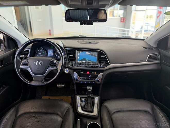 Hyundai Avante-7