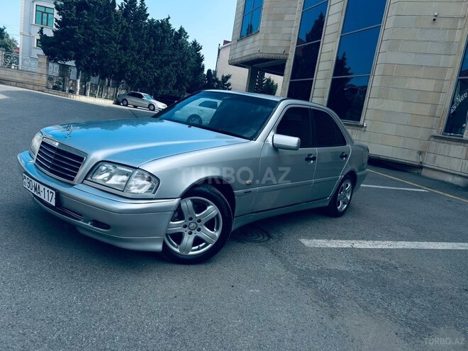 Mercedes C 200-1
