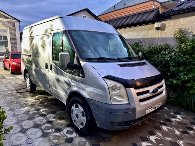 Ford Transit-2