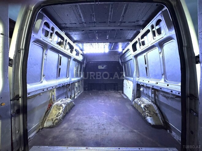 Ford Transit-4