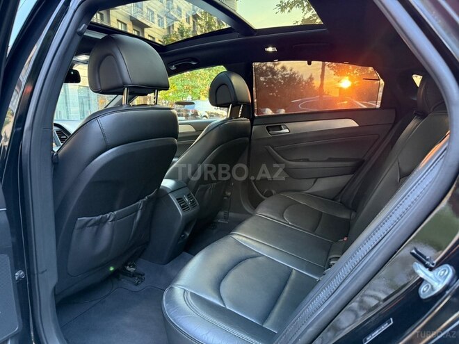 Hyundai Sonata-15