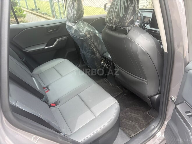 Toyota RAV4-15