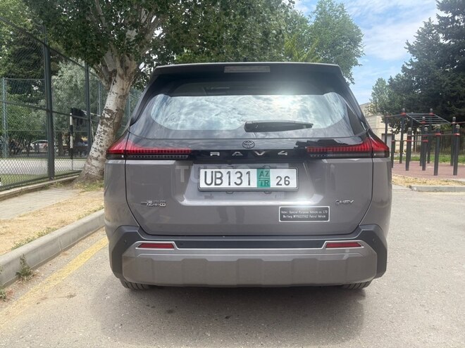 Toyota RAV4-11