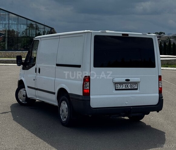 Ford Transit-3
