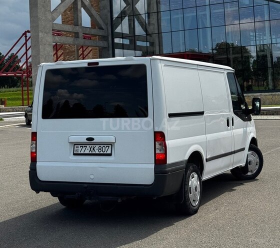 Ford Transit-4
