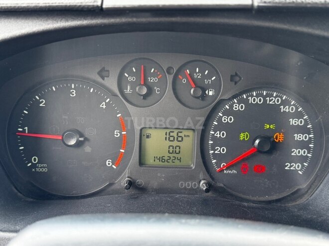 Ford Transit-14