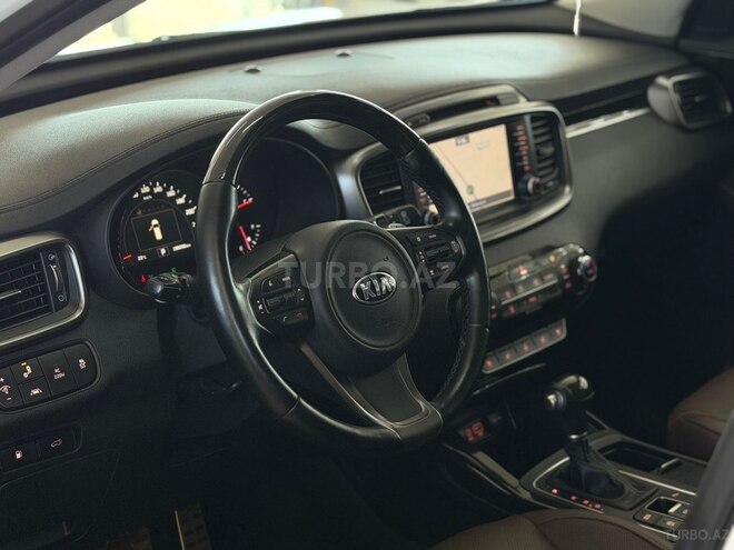 Kia Sorento-12