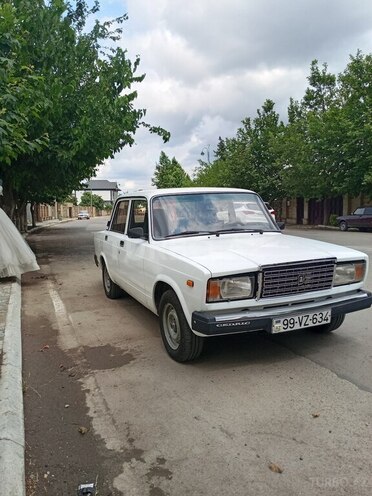 LADA (VAZ) 2107-2