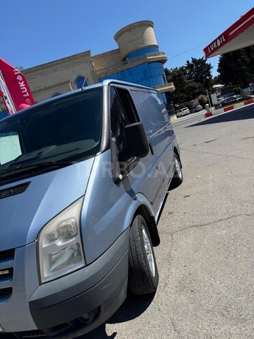 Ford Transit-3