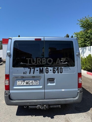 Ford Transit-9