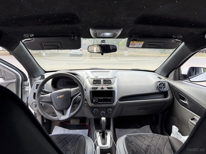 Chevrolet Cobalt-13
