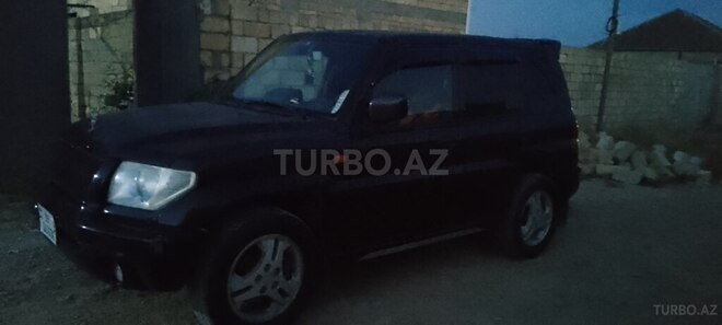 Mitsubishi Pajero io-6