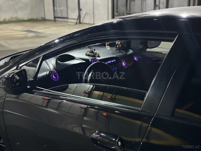 Honda Insight-3