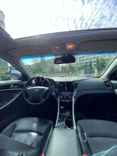 Hyundai Sonata-11