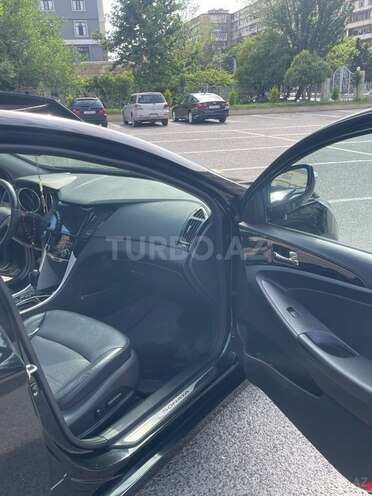 Hyundai Sonata-16