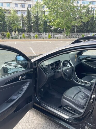 Hyundai Sonata-14