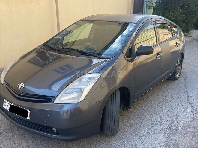 Toyota Prius-5