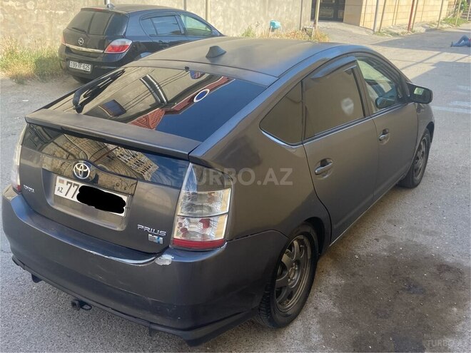 Toyota Prius-4
