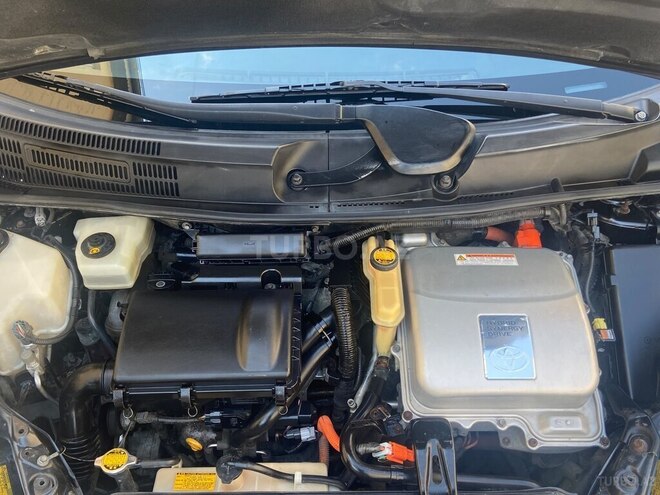 Toyota Prius-9