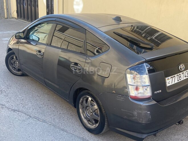 Toyota Prius-8