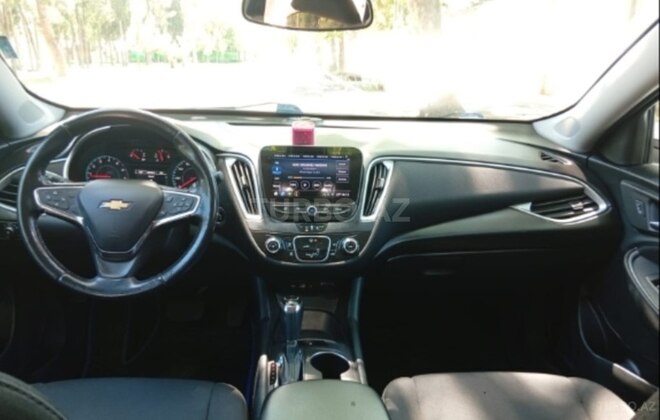 Chevrolet Malibu-8