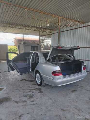 Mercedes E 220-4