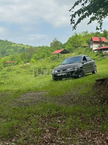 Opel Vectra 1996, 275,000 km - 2.0 l - Sumqayıt