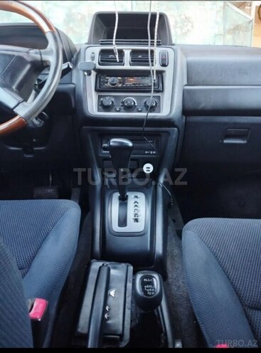 Mitsubishi Pajero io-8