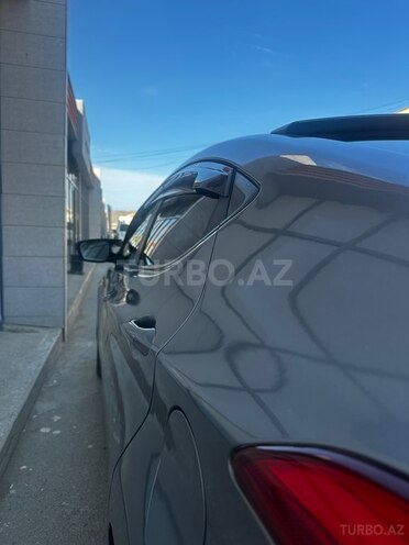 Hyundai Elantra-5