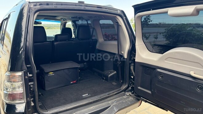 Mitsubishi Pajero-9