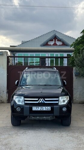 Mitsubishi Pajero-1