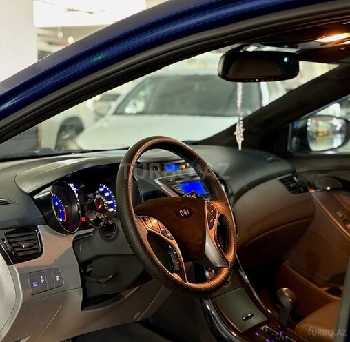 Hyundai Elantra-9