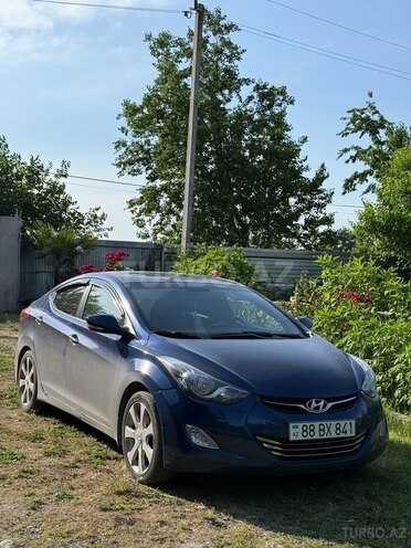 Hyundai Elantra-1