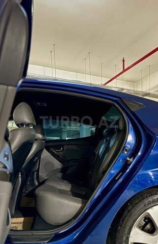 Hyundai Elantra-10