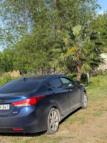 Hyundai Elantra-5