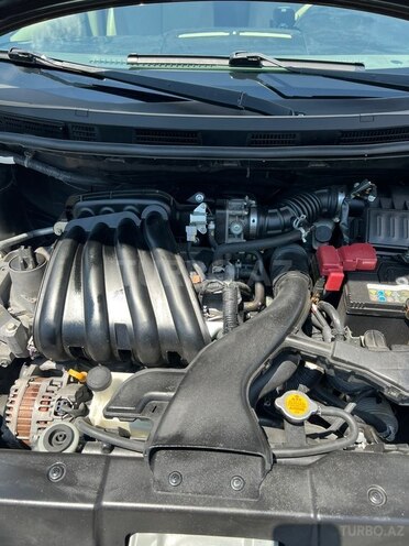 Nissan Tiida-13