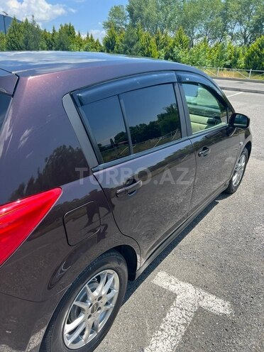 Nissan Tiida-14