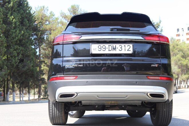 Geely Atlas Pro-9