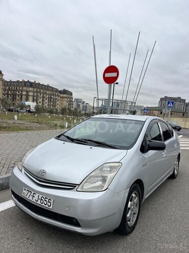 Toyota Prius-5