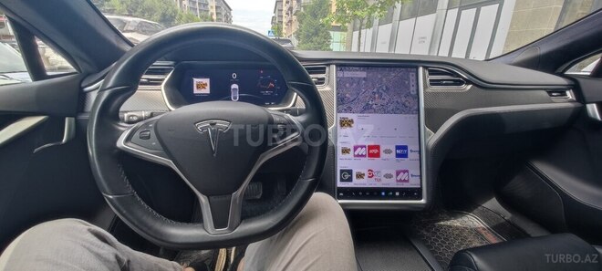 Tesla Model S-8