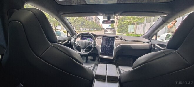 Tesla Model S-9