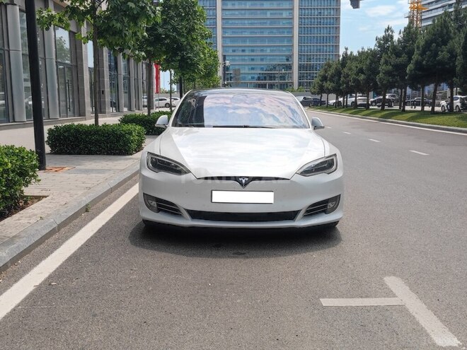Tesla Model S-7