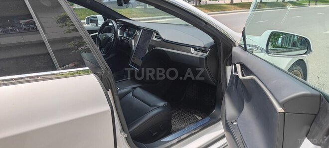 Tesla Model S-20