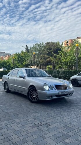 Mercedes E 240-3