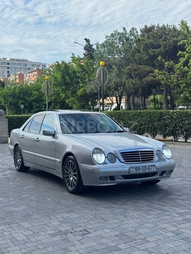 Mercedes E 240-8