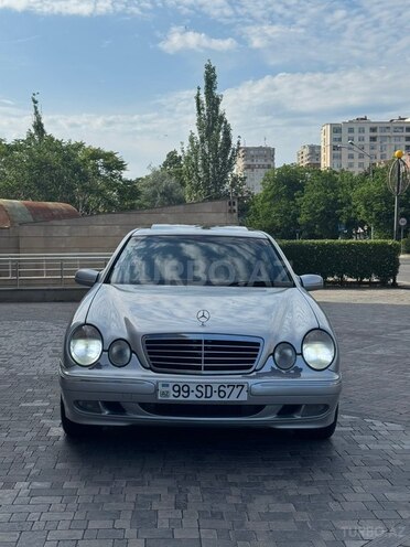 Mercedes E 240-2