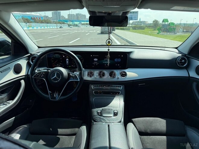Mercedes E 300 e-2