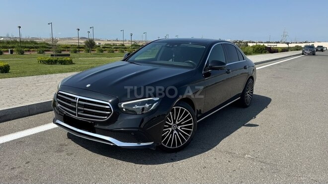 Mercedes E 300 e-5