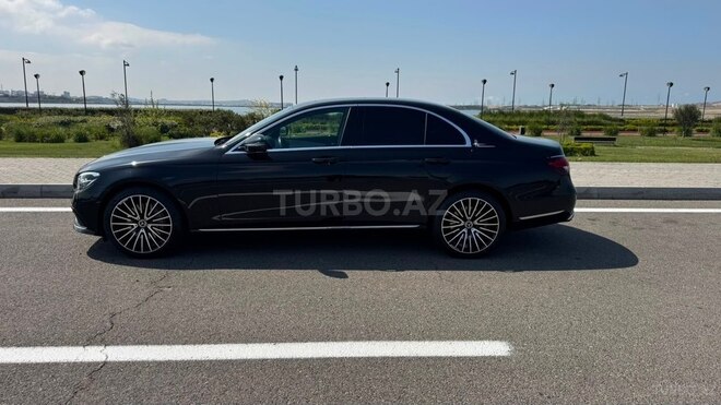 Mercedes E 300 e-13