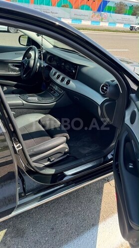 Mercedes E 300 e-12